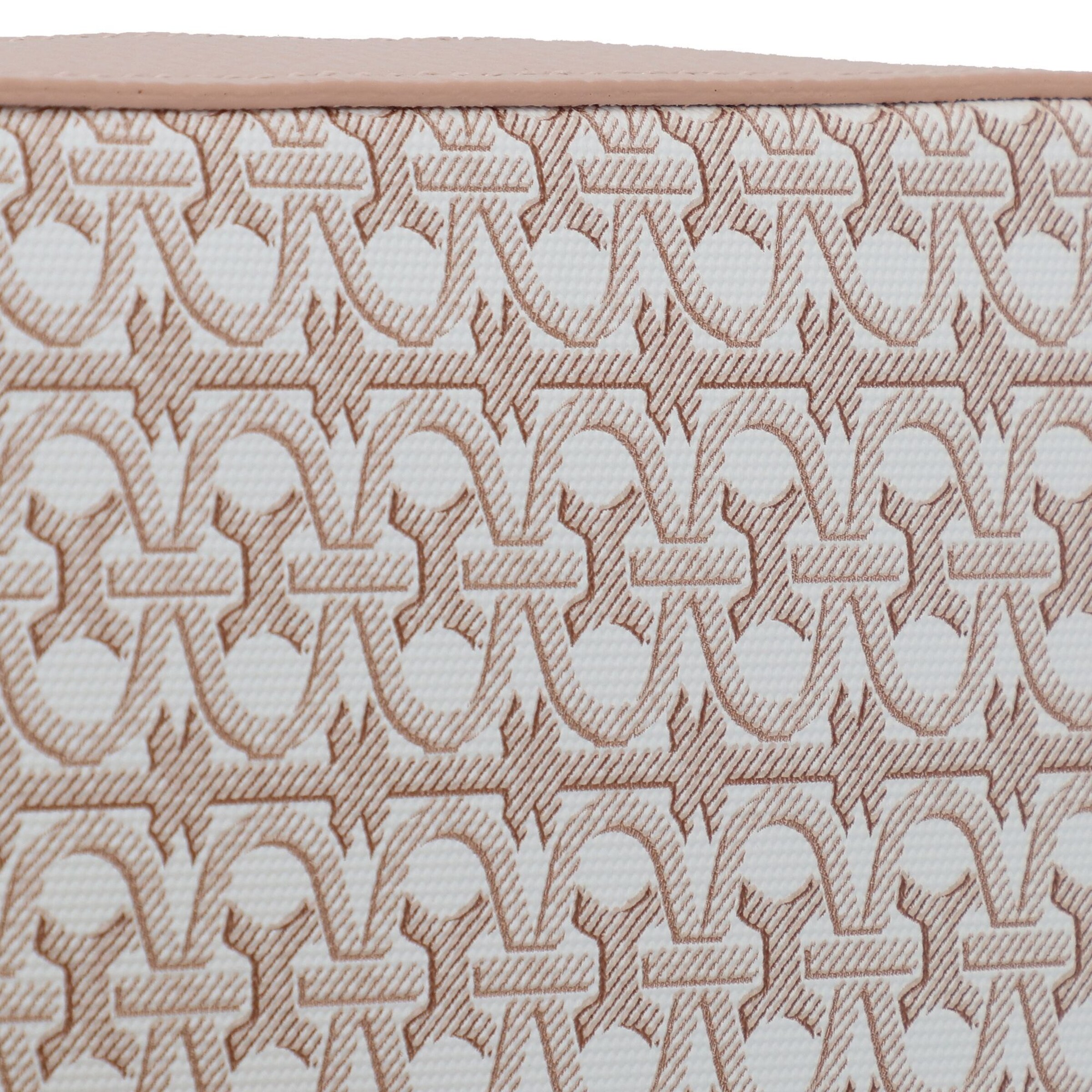 balta Coccinelle Rankinė su ilgu dirželiu 'Tebe'