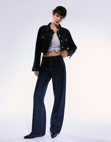 Wide leg Jeans de la Bershka pe albastru