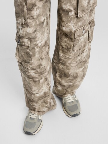 Bershka Loosefit Hose in Beige