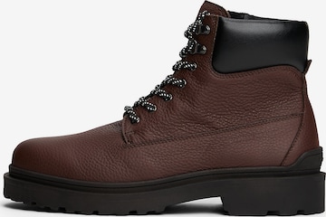 Tommy Jeans Veterboots in Bruin: voorkant
