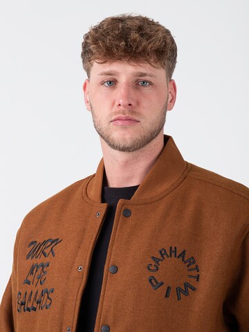Carhartt WIP Jacke ' Work Varsity' in Braun