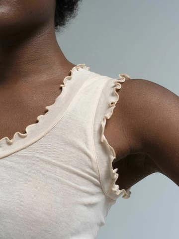 Seamless Basic Top ' Flounce ' in Beige