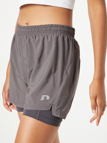 Regular Pantalon de sport Newline en gris