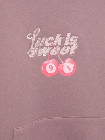 Pull&Bear Sweatshirt 'LUCK'S SWEET ON' i rosa