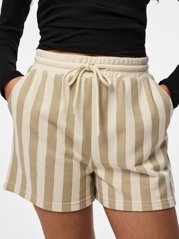 regular Pantaloni 'PCChilli' di PIECES in beige