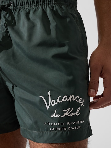 Karl Lagerfeld - Bermudas 'Vacances de Karl' en verde