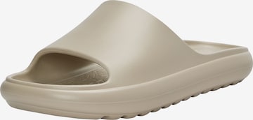 Saboți de la Pull&Bear pe bej: față