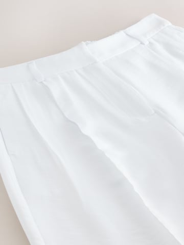 Loosefit Pantaloni con pieghe di Next in bianco