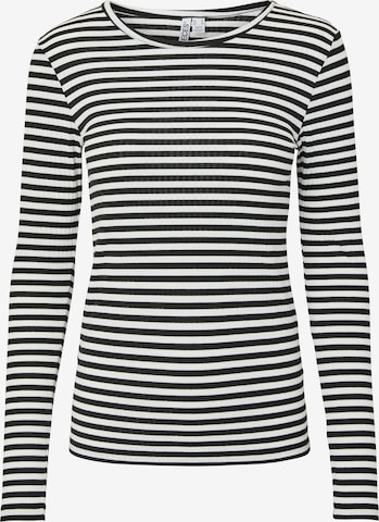 T-shirt 'PCLaya' PIECES en noir : devant