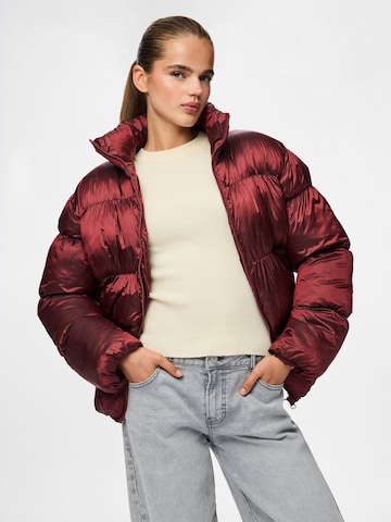 PIECES - Chaqueta de invierno 'PCMilla' en rojo
