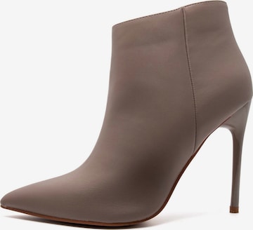 CRISTIN Ankle Boots in Beige