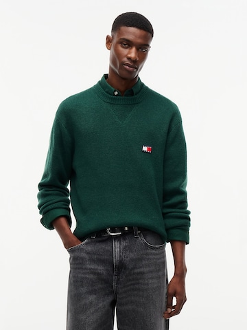 Tommy Jeans Sweater in Green: front