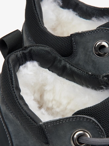 ES8 Boots '2455-0201' i grå