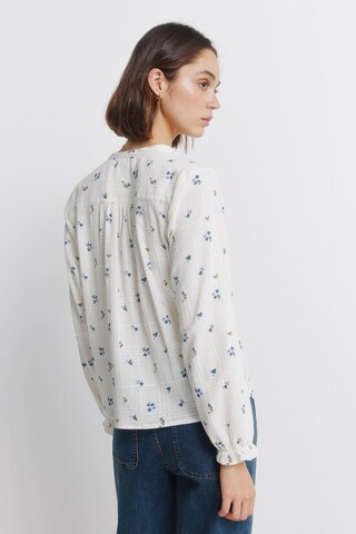 Springfield Blouse in Beige