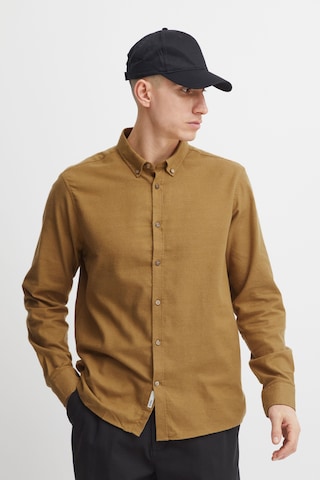 !Solid Regular fit Overhemd 'Pete' in Bruin: voorkant