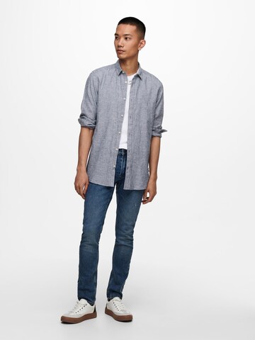 Coupe slim Chemise 'Caiden' Only & Sons en bleu