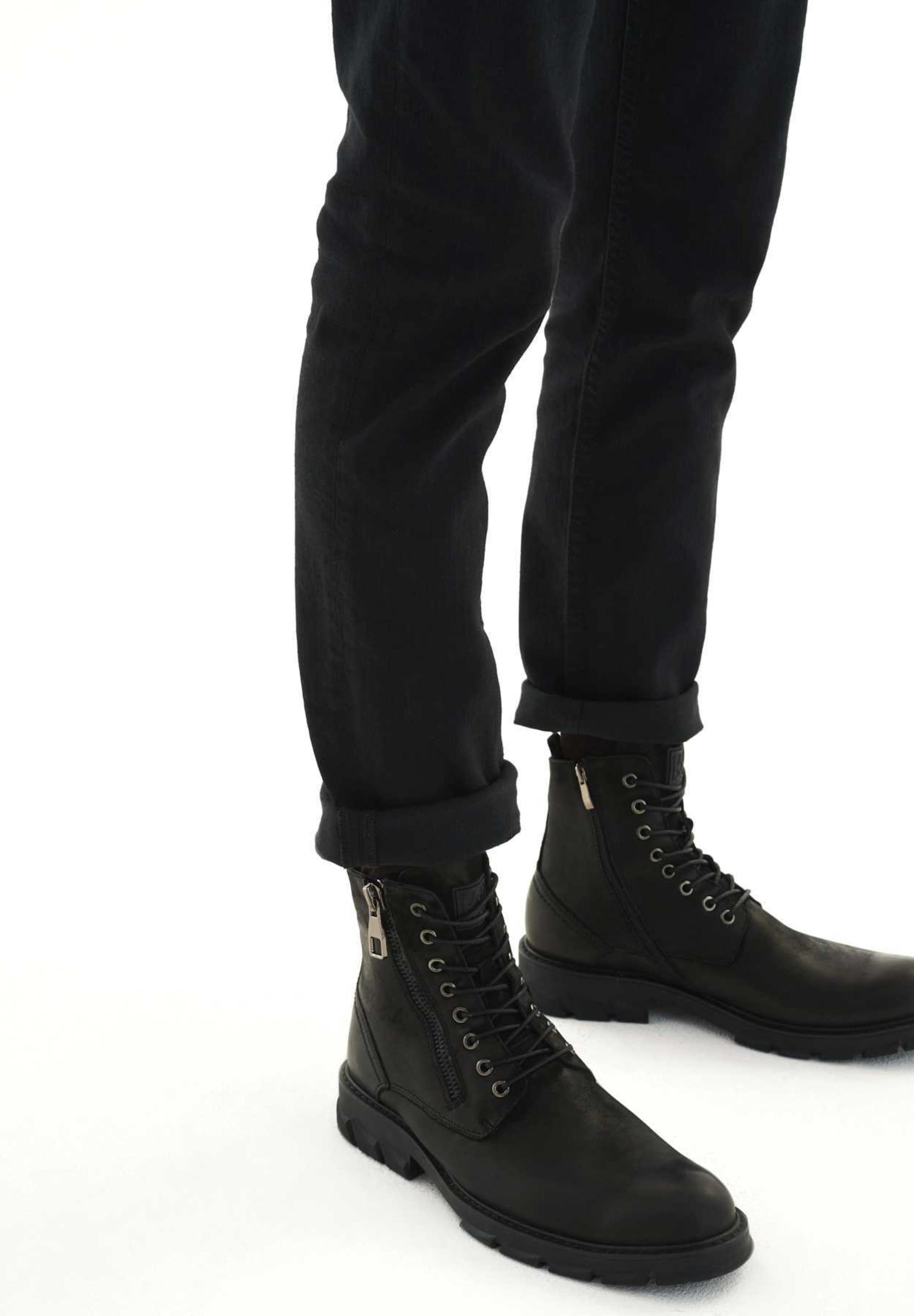 Boots stringati di Kazar in nero