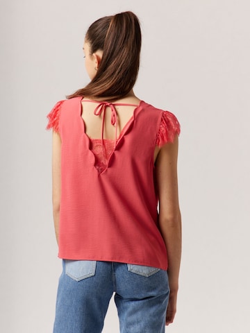 Camicia da donna 'Phoebe' di NAF NAF in rosso