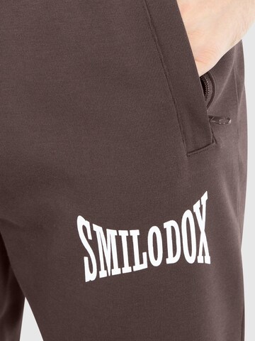 Smilodox Slimfit Sporthose 'Classic Pro' in Braun