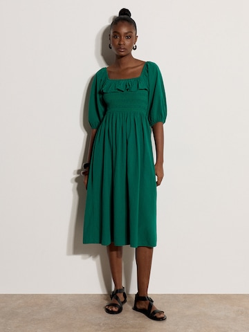 Robe ' ' Apricot en vert