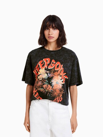 T-shirt Bershka en noir : devant