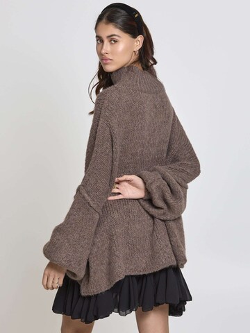 Lilavie Pullover 'Maraa' in Braun