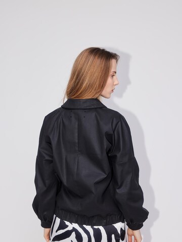 Wiederbelebt Between-Season Jacket 'MILA' in Black