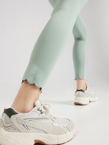 Skinny Pantaloni sportivi di Bally in verde