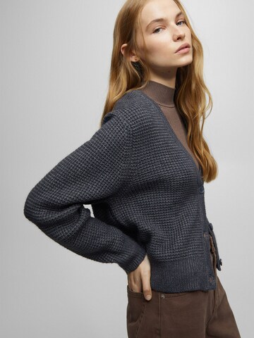 Pull&Bear Knit cardigan in Grey: front
