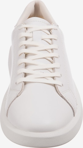 Baskets basses VAGABOND SHOEMAKERS en blanc