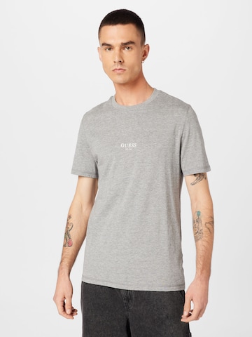 GUESS T-shirt 'Aidy' i grå: framsida