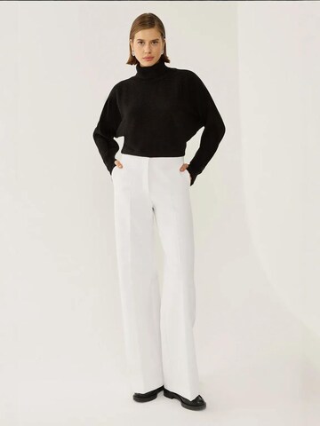 Hiccup Pullover in Schwarz