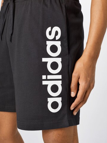 melns ADIDAS SPORTSWEAR Standarta Sporta bikses 'Aeroready Essentials Linear Logo'