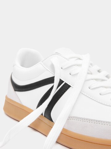 Pull&Bear Platform trainers in White