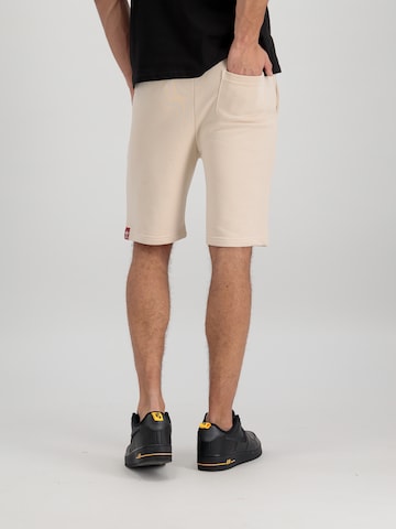 Regular Pantaloni de la ALPHA INDUSTRIES pe alb