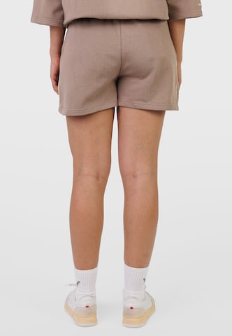 Regular Pantalon 'Pery' Kleinigkeit en marron