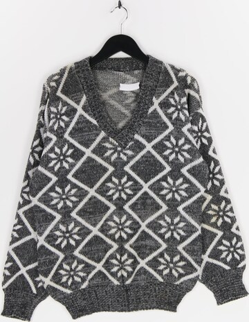 UNBEKANNT Sweater & Cardigan in L in Grey: front