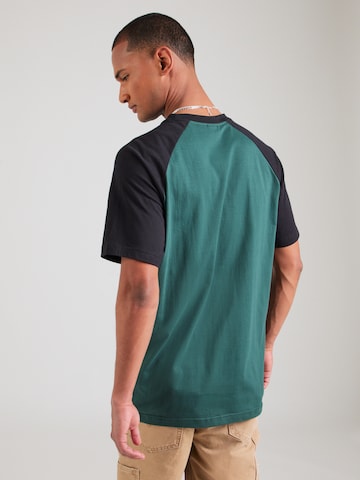 Tricou 'De College' de la Iriedaily pe verde
