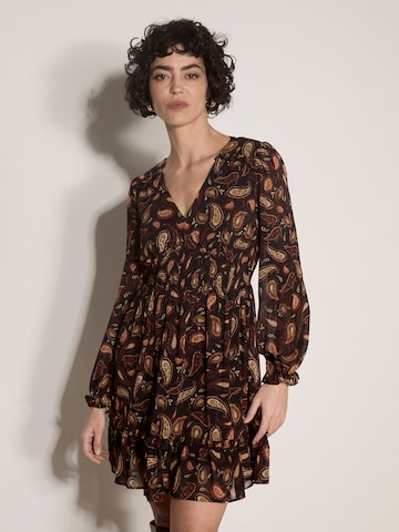 Apricot Kleid in Schwarz: Vorderseite