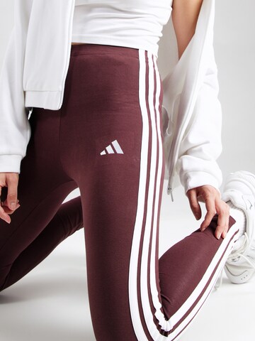 ADIDAS SPORTSWEAR Skinny Παντελόνι φόρμας 'Essentials' σε κόκκινο