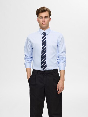 Coupe slim Chemise SELECTED HOMME en bleu : devant