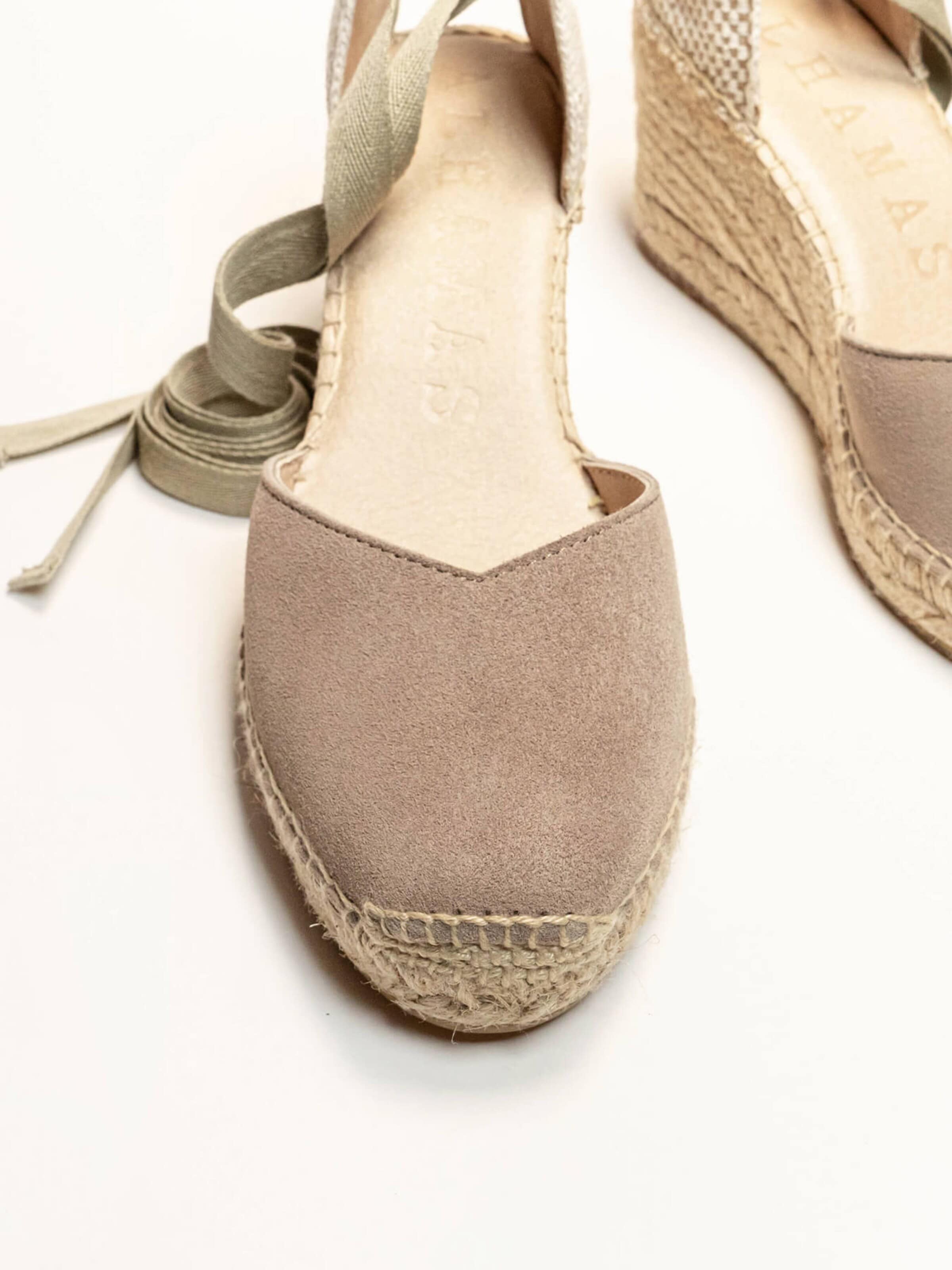 Sandalo 'Alpargata Cuña 7 cm' di Alhamas in grigio