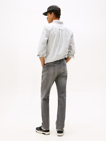 Tommy Jeans - Slimfit Vaquero 'Ryan' en gris