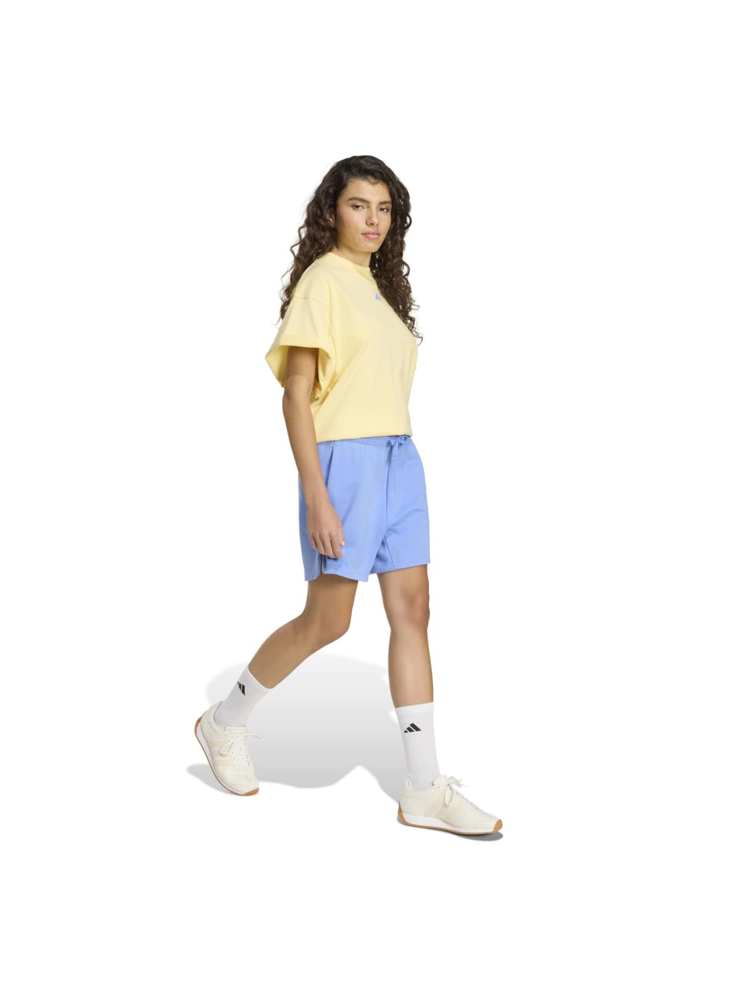 ADIDAS SPORTSWEAR - Camisa funcionais em amarelo