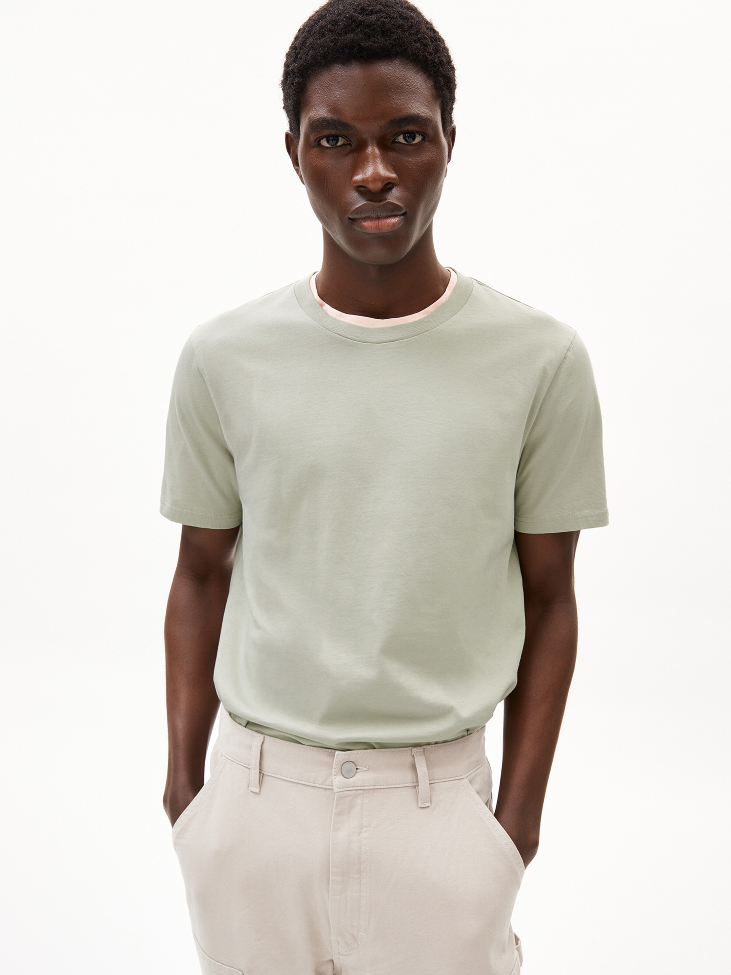 ARMEDANGELS Regular Fit T-Shirt ' JAAMES ' in Grün: Vorderseite