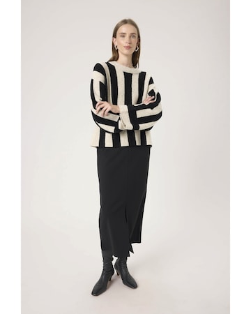 SOAKED IN LUXURY Pullove 'Briony' in Beige