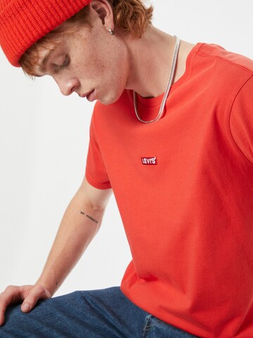 LEVI'S ® - Camisa 'SS Relaxed Baby Tab Tee' em vermelho