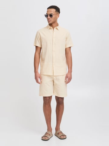 INDICODE JEANS - regular Pantalón chino 'Passa' en beige: frente