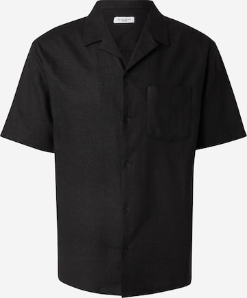 TRAPP Regular Fit Paita värissä musta: etupuoli