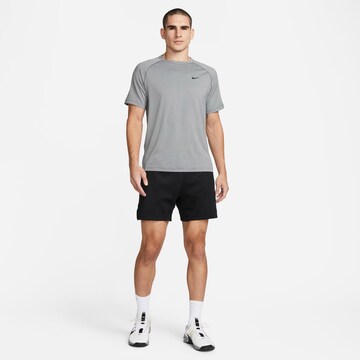 T-Shirt fonctionnel 'Ready' NIKE en gris